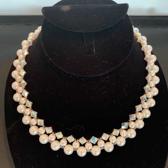 Handcrafted Jewelry - Wedding necklace of Swarovski pearls and crystals Handcrafted Jewelry - Wedding necklace of Swarovski pearls and crystals